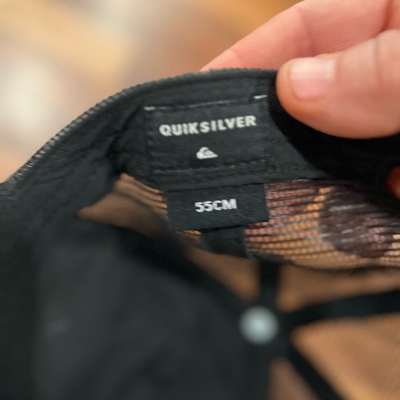 Quiksilver SnapBack in GUC - Picture 6 of 6